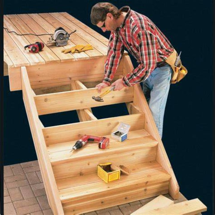 building deck stairs