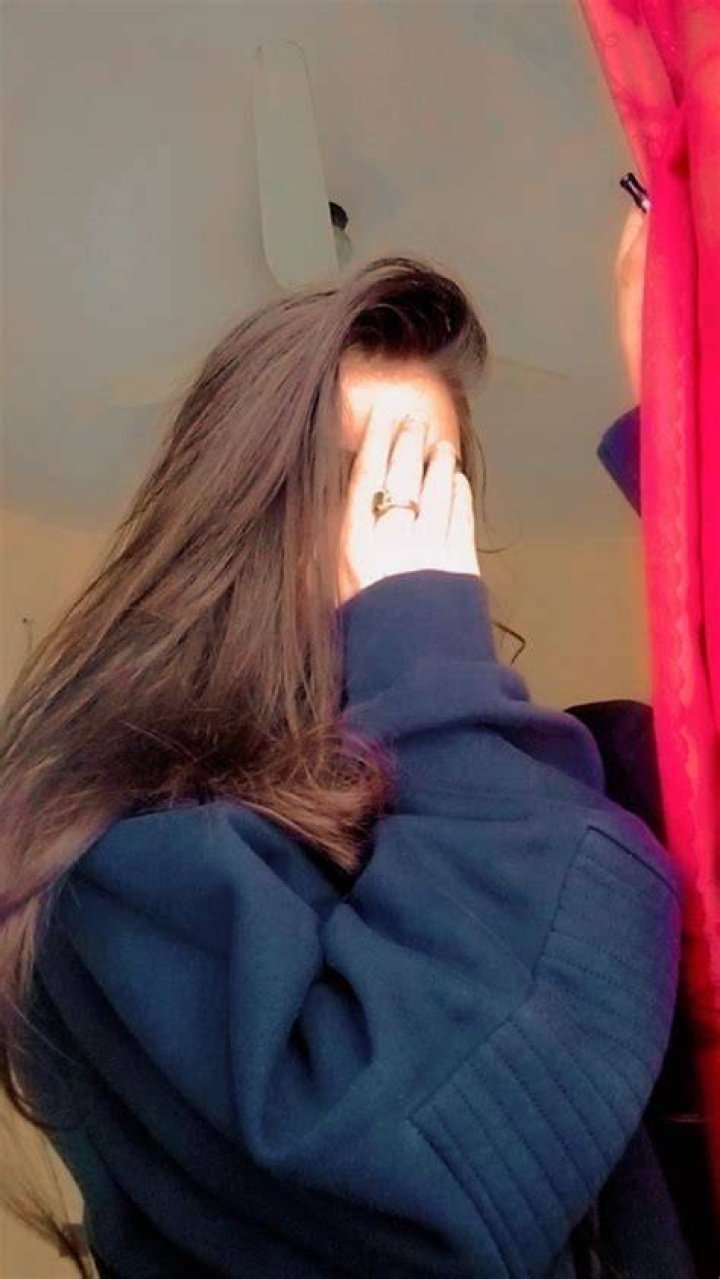 hide-face selfie