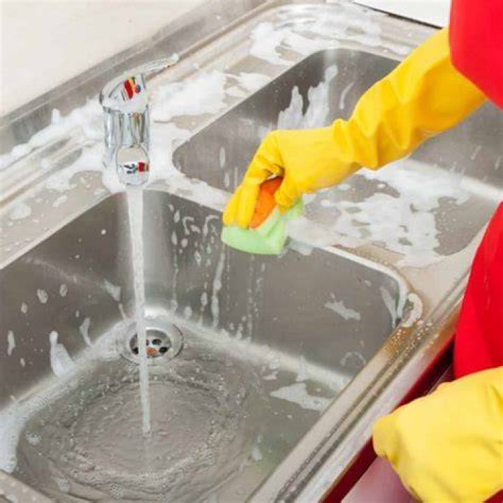 how to clean kitchen sink drain