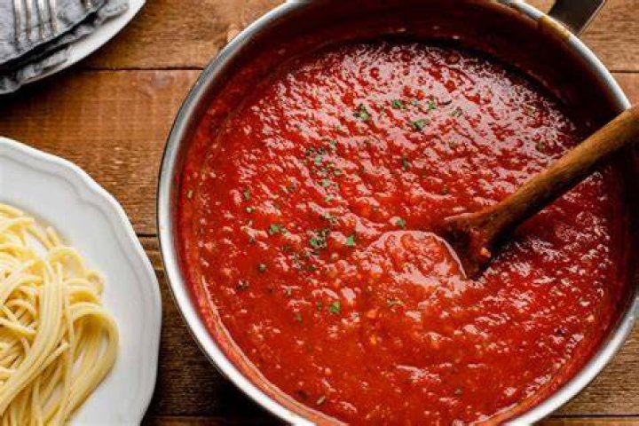 how to get tomato sauce out of clothes