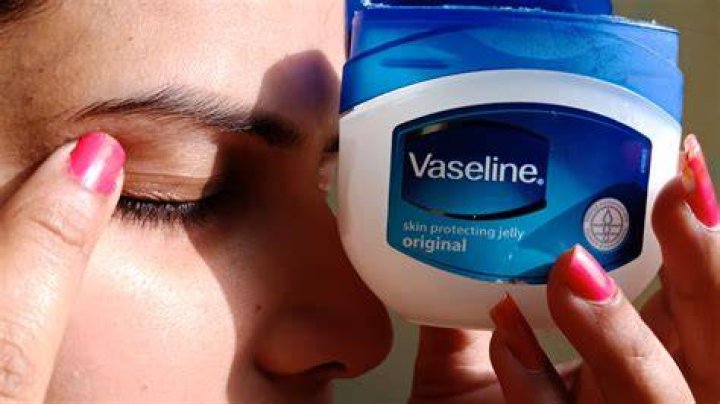 is vaseline good for your lips