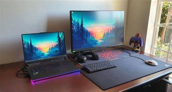 laptop gaming setup