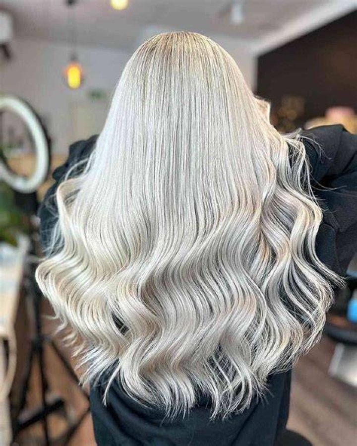 platinum blonde hair dye