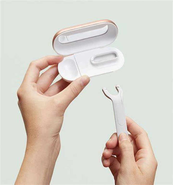 refillable floss pick